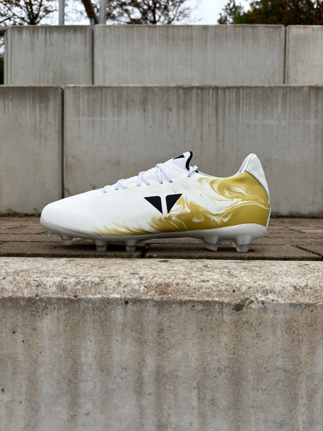 IMOTANA CORE – Golden White Blazes FG